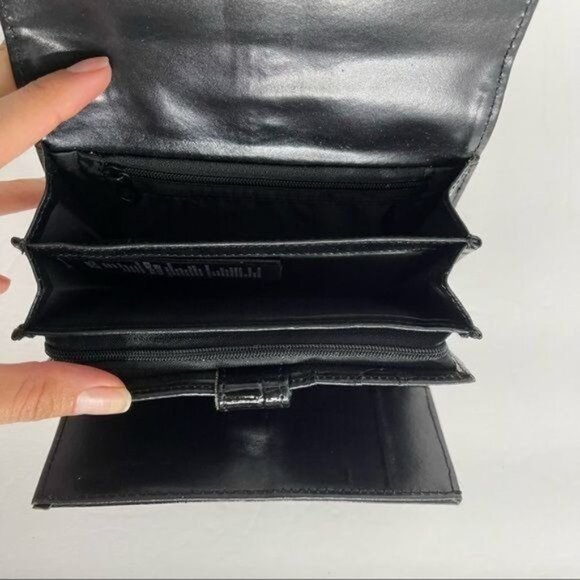 Forever 21 Black Wallet with Coin Pouch and Card Slots - Picture 4 of 6